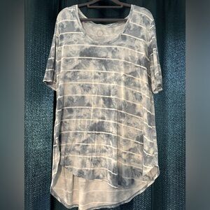 Beautiful blue and white striped Maurices 24/7 top! XL